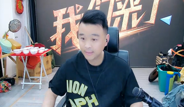 谈头条大战!大衣哥:没赔钱