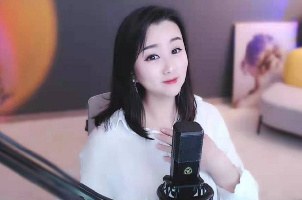 菲儿新造型秒变灵动少女 - 歪阅