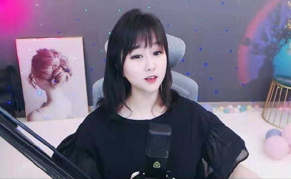 女神菲儿新发型,短发更迷人!