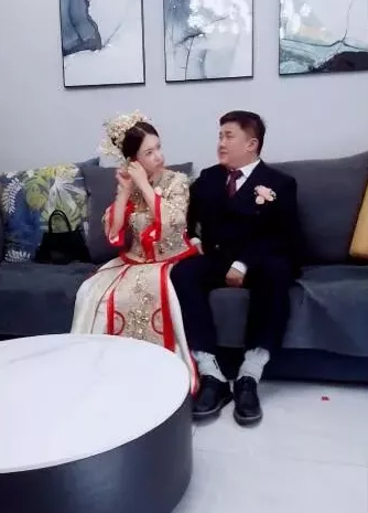 恭喜！左耳大婚