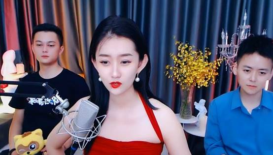 为了抢头条王衣架请人来助威