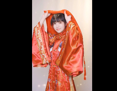 饭思思身穿新娘装要嫁人了