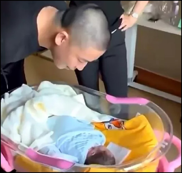 YY周刊：文蓝夺巅峰，荣莎已和好