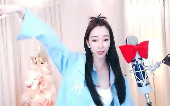 罕见!杨大爷冲天辫造型太抢眼!