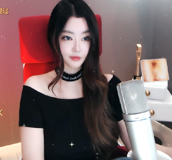 粉丝：被晓夏的美貌深深折服！