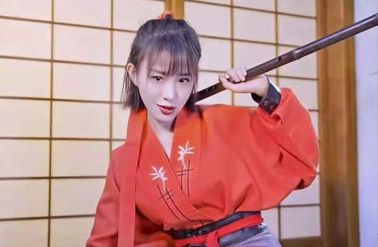 英姿飒爽!小阿七古装扮相太惊艳!