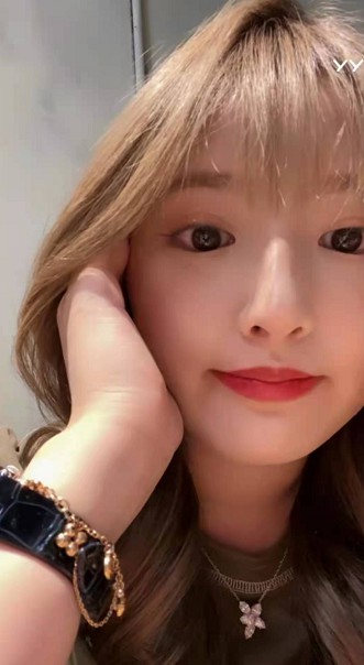完美颜值!囧囧丸手机开播美翻了!