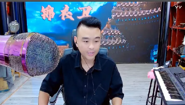 大衣哥喊话歪歪最有意思!