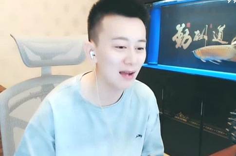 九情:YY粉丝论消费全网第一!