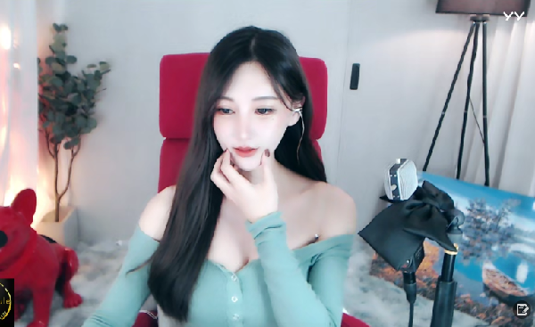 傲人身材尽显!小猫咪开播美照