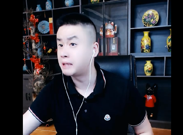 想崛起!二蛋劝美女多与大佛连麦