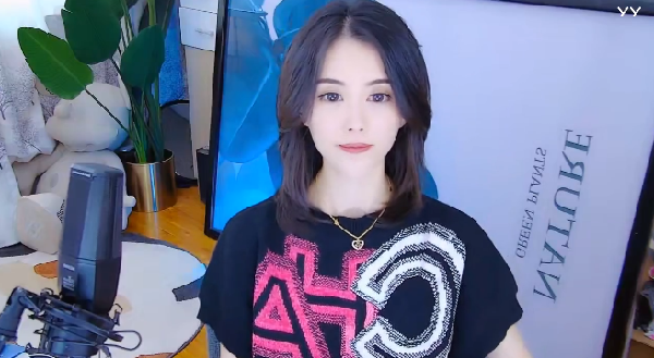 女神到!小金娃随意穿搭颜值爆表