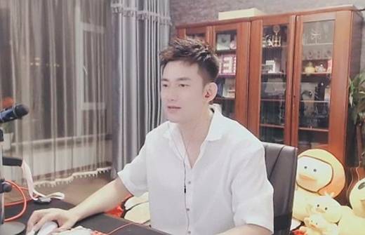 花了数百万,阿哲已完成主播续约
