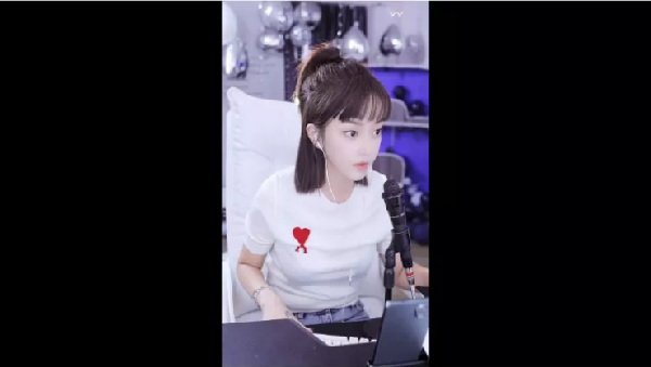 崔阿扎惊讶二哥出新歌