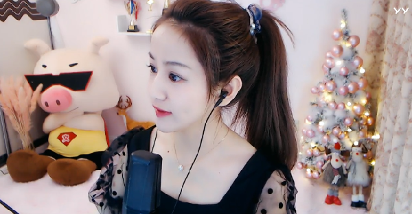 美美美!文儿黑色蕾丝裙美照