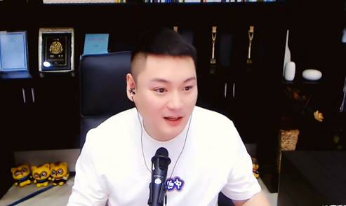 李先生：我与熊哥一直有联系