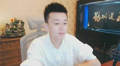 小白龙离开舞帝有高人指点?