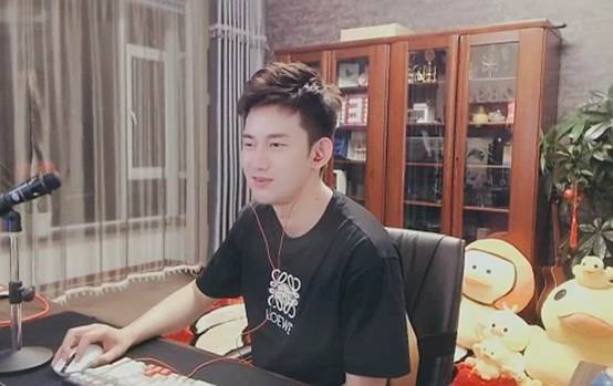 粉丝求阿哲别打团,不想被做作业