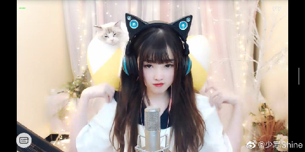 快收藏！少寒开播表情包美照