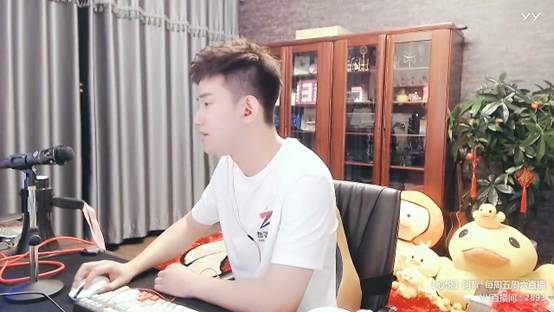 学长掌控贴吧,曾大骂过阿哲