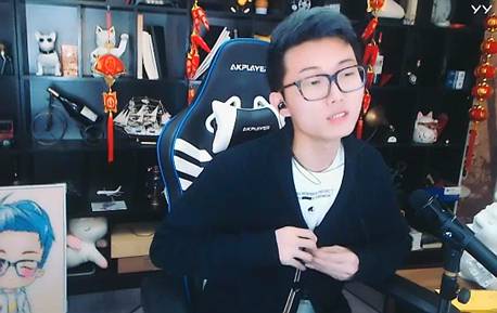 阿哲与老李聚会小少焱都参加过