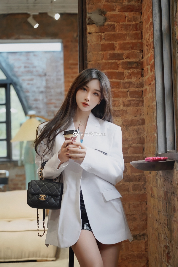 神豪1v1小猫咪激战韩雅乐