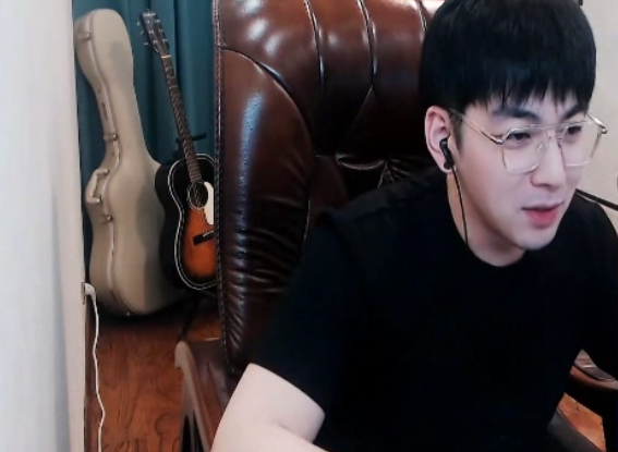 震惊!木梳被神豪力挺惹众电母羡慕?