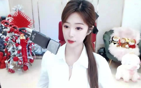 速看!小天天绝美容颜惊艳众人!