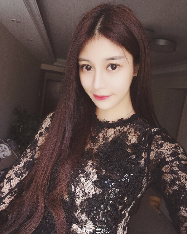 黑色蕾丝兰梦莎女神气质突变
