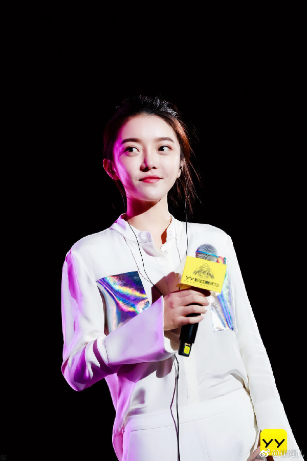 气质女神崔阿扎唯美生活照来了