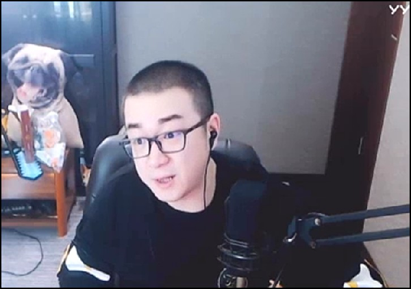 背后有强大团队?老毕这点让人疑
