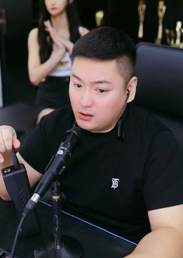 李先生放话，二婚必大办一场！