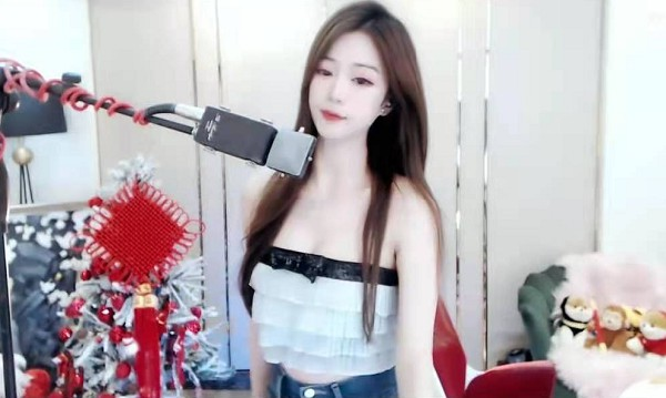 不看后悔!小天天最新开播美照!