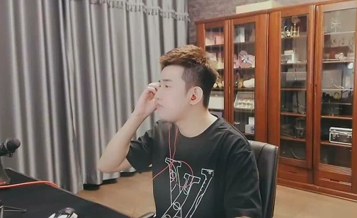 何时可再听一人的声音?阿哲回应