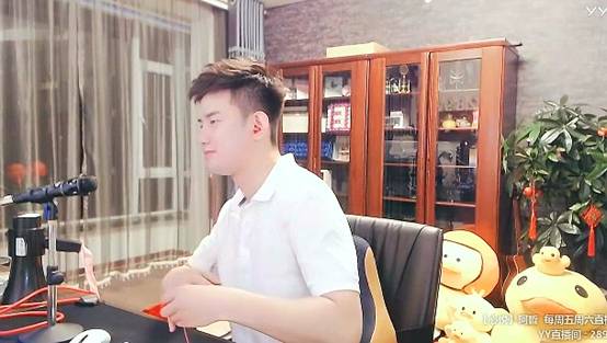 为了复仇,阿哲要卖结婚戒指?