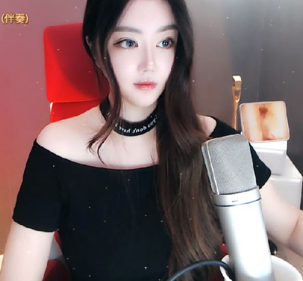 粉丝：被晓夏的美貌深深折服！