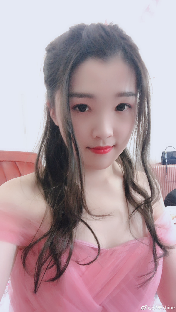 速看!少寒伴娘服高清全身照