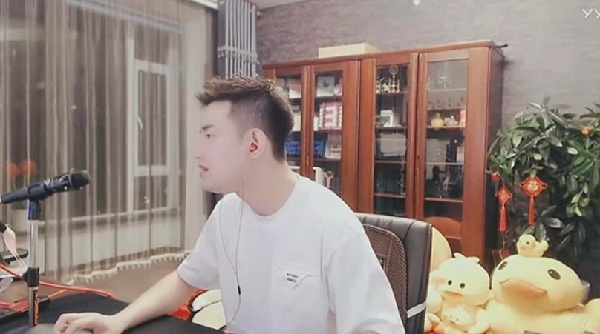 为何不连稳baby?因阿哲结婚了?