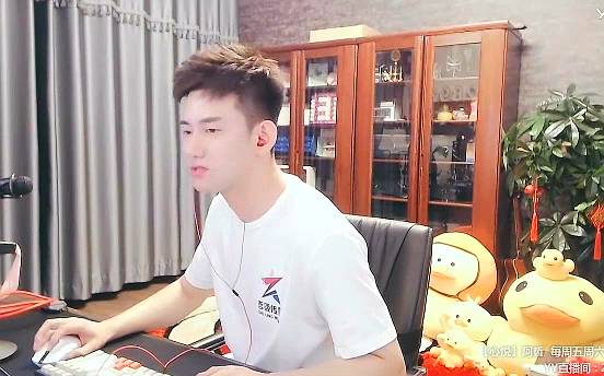 阿哲对外喊话:别把目标对准我
