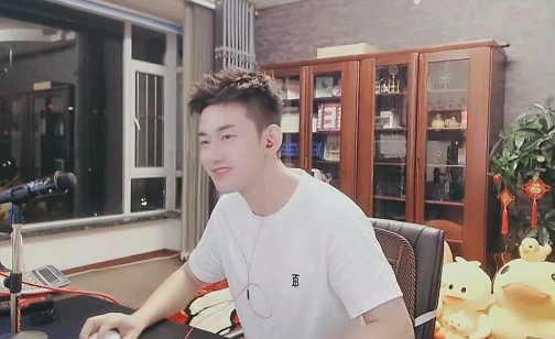 什么情况下阿哲无法约束主播?
