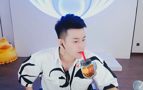 谢小宇要离开?阿哲:合同还早呢