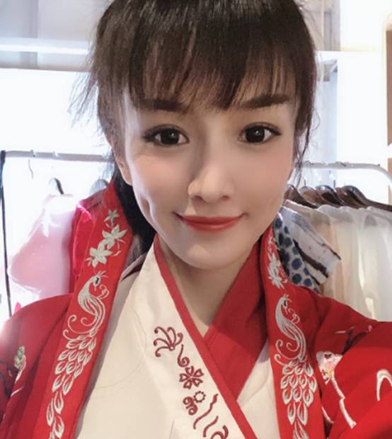文儿之所以拥有这么高的榜单,离不开神豪情哥哥与杰哥以及小眼睛等人