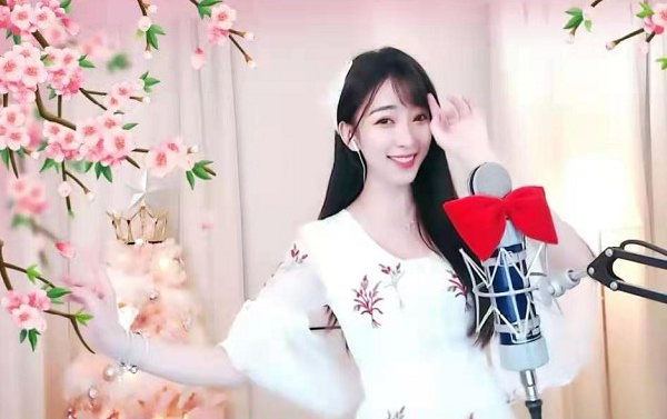 恰似惊鸿落人间!杨大爷开播美照