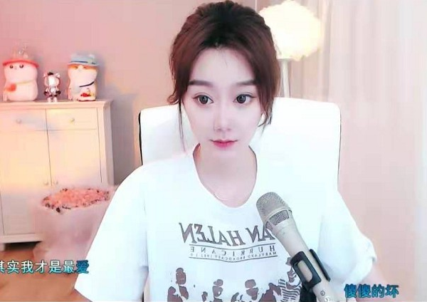 收藏!夏玲美随意穿搭都这么美!