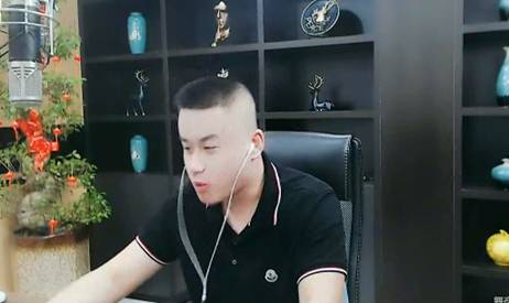 二蛋强制送礼华子，次日出现在这