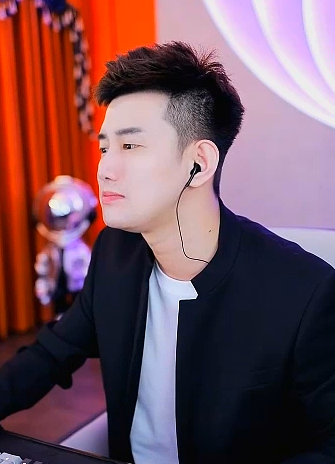 发哥为何买赵小磊阿哲回应