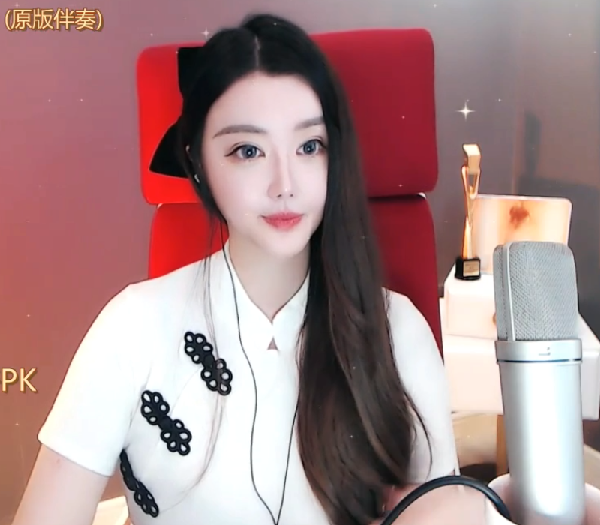 晓夏旗袍出镜，美到让人窒息！