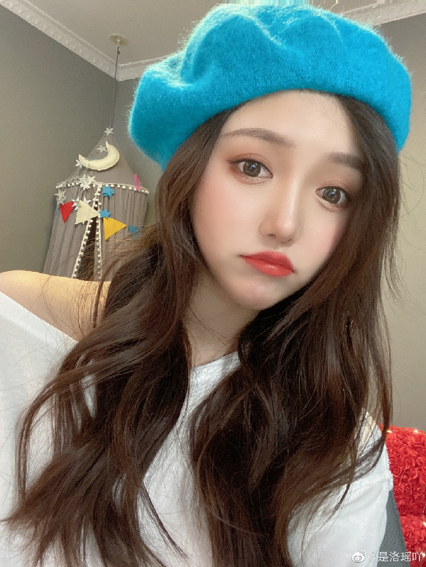 洛瑶惊世容颜，口罩也挡不住