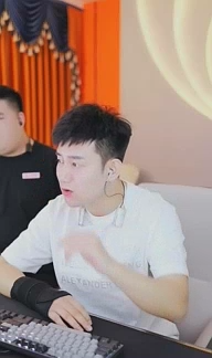 阿哲：YY成就了我，我会感恩的