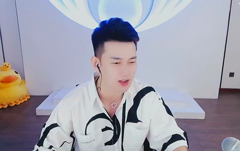 月收入被曝,阿哲:他说少了!